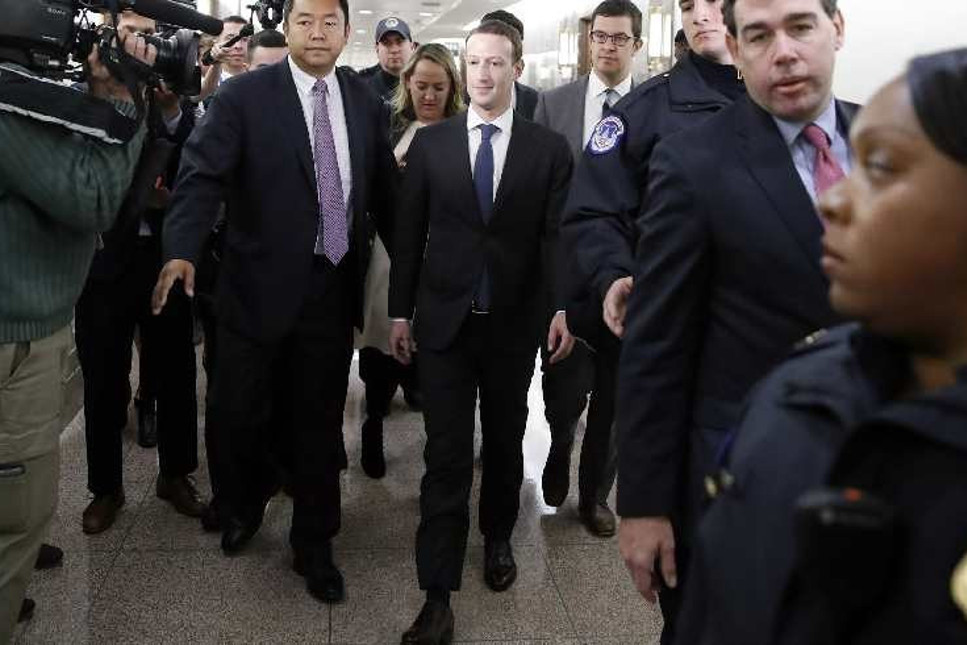 Mark Zuckerberg'i korumanın bedeli dudak uçuklattı!