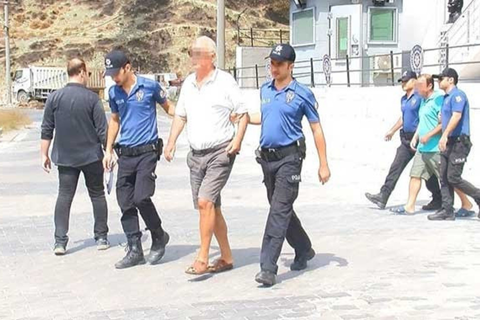 Marmara Adası'nı yakan baba-oğul tutuklandı