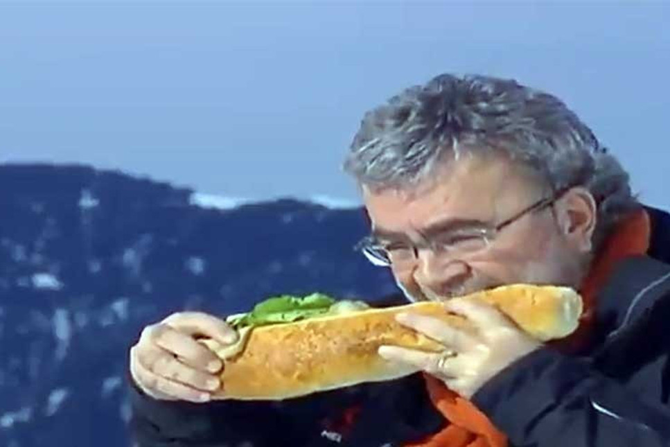Mehmet Yaşin'in sandviç molası viral oldu