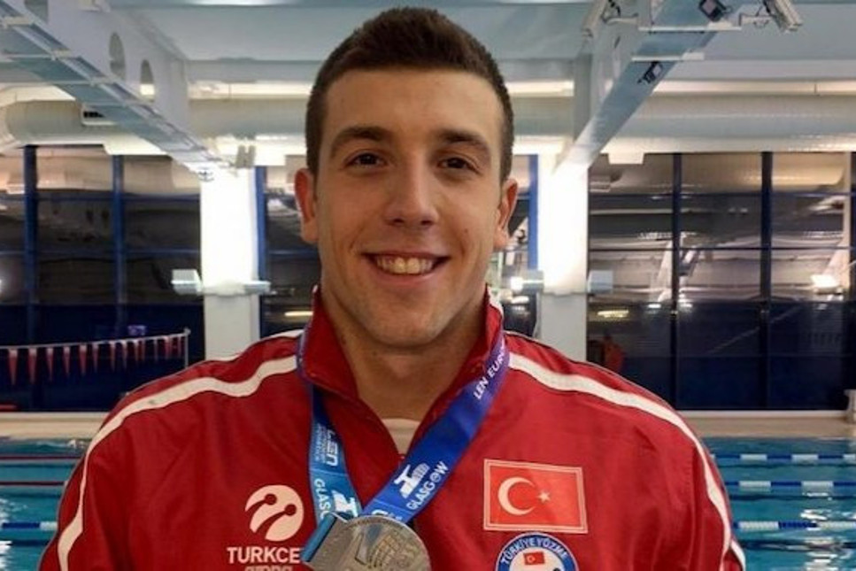 Milli yüzücü Emre Sakçı, gümüş madalya kazandı
