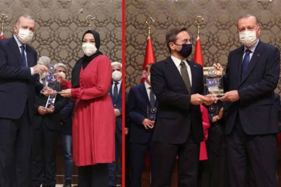 Cumhurbaşkanı Erdoğan, İletişim Başkanı'na ödül verdi