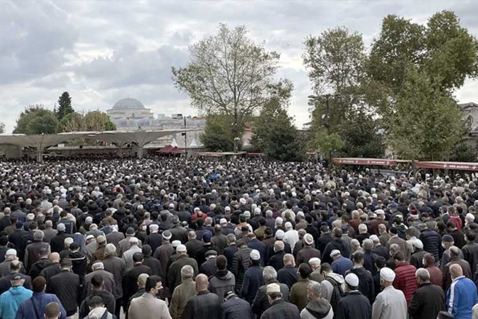 Özdemir Bayraktar'ın cenaze namazına büyük ilgi