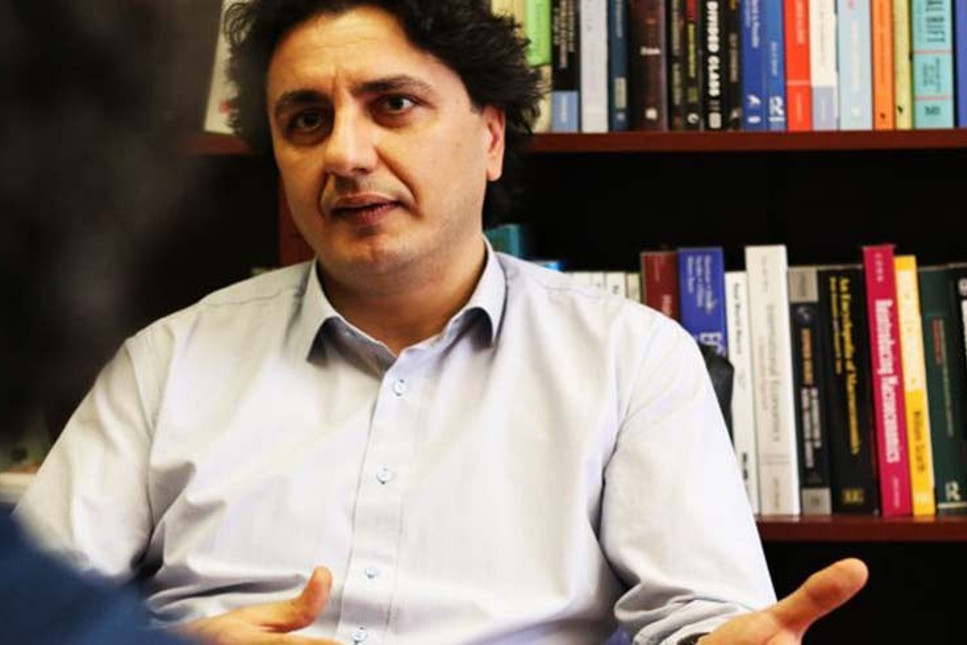 Prof. Dr. Özgür Orhangazi'den önemli uyarı: Yerli sermaye de çıkıyor