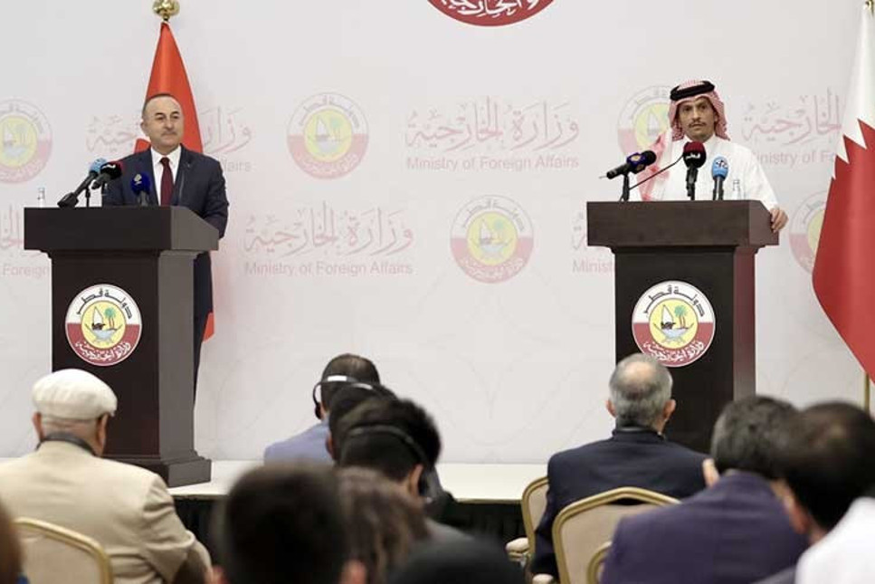 Reuters, Çavuşoğlu'na 'Katar'a para almaya mı geldiniz?' diye sorunca TRT canlı yayını kesti