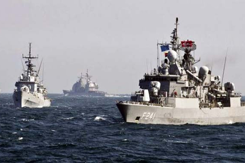 Rus ve ABD savaş gemileri birbirine girdi: Mesafe sadece 30 metre