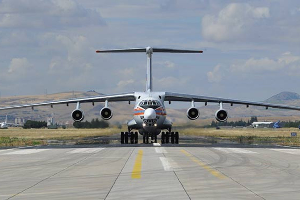 S-400 teslimatında altıncı uçak Mürted’e indi, yedinci sırada