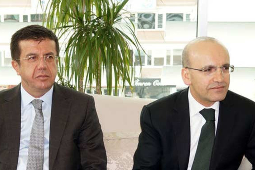 Hükümete yakın yazarlar Bakan Şimşek'i topa tuttu