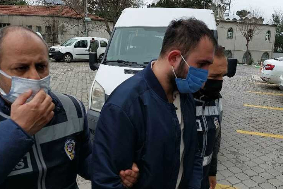 Samsun'da Atatürk Anıtı'na saldıran iki kişi tutuklandı