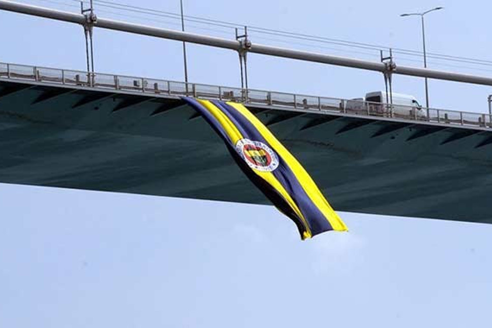 Şehitler Köprüsü'ndeki Fenerbahçe bayrağını kesenler yakalandı