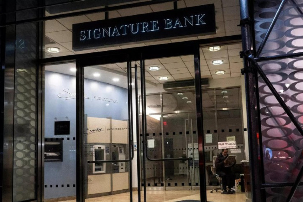 Signature Bank'tan Cumhuriyetçiler Meclisi'ne bağış