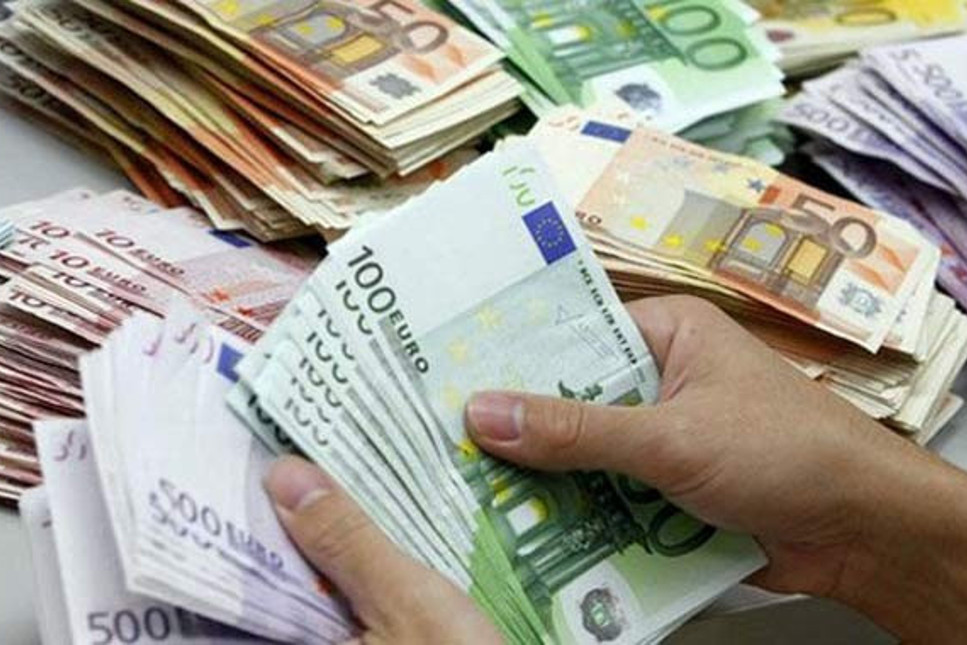 Euro yeni rekor kırdı, ilk kez 4 TL'yi aştı
