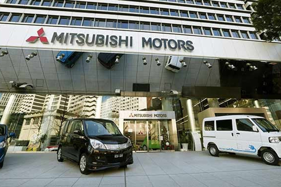 Yakıt skandal nedeniyle başı dertte olan Mitsubishi kaç milyar dolara satıldı?