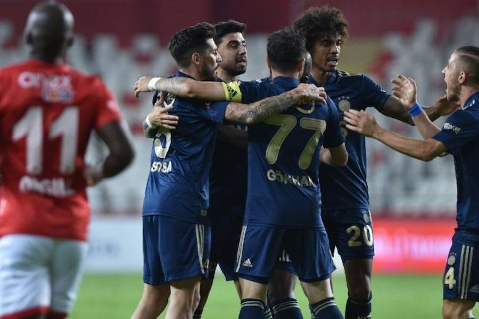 Süper Lig’de lider değişti… Fenerbahçe, üç puanı yeni yıldızla aldı