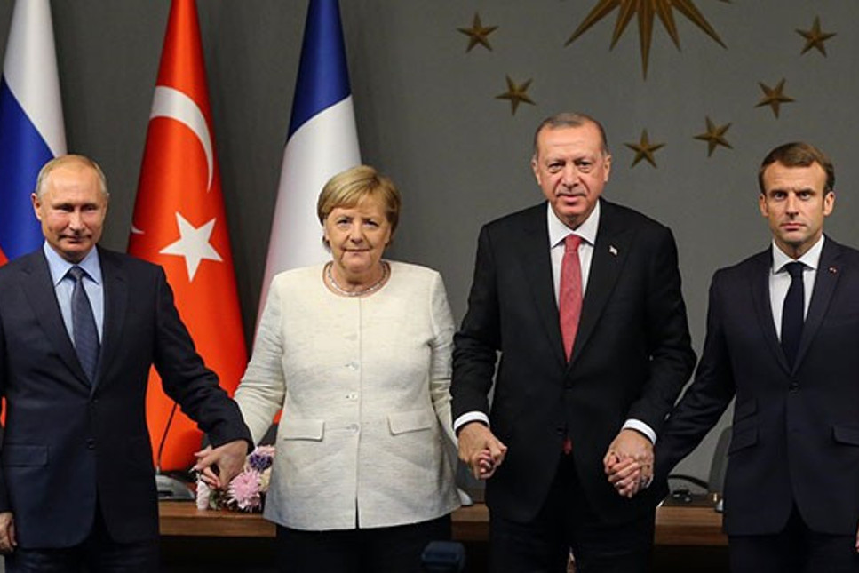 Bild: Merkel dörtlü zirvede otoriter Putin ve Erdoğan'a karşı fazla dost canlısıydı
