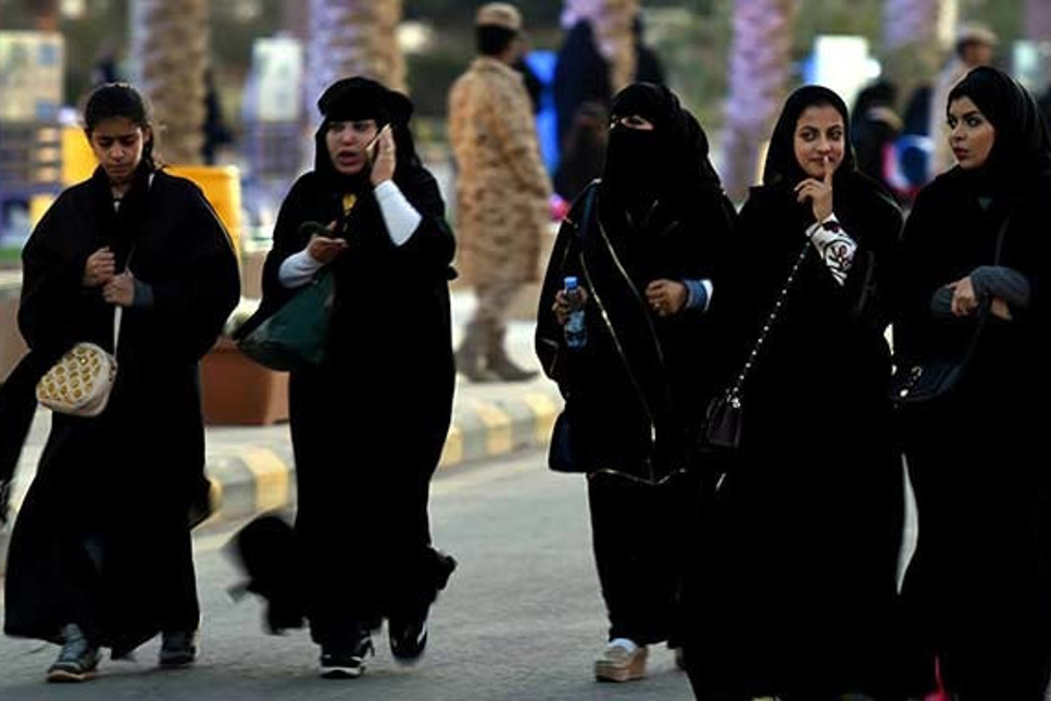 Suudi Arabistan’da kadınlar boşandıklarını mesajla öğrenecek