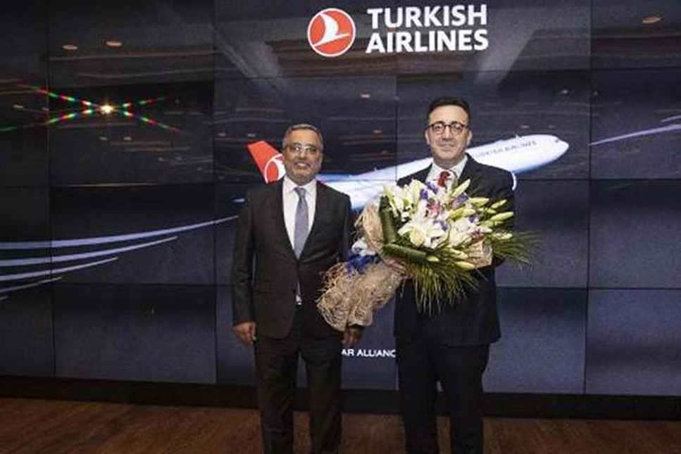 THY'de devir teslim töreni; Ahmet Bolat başkanlığı devraldı