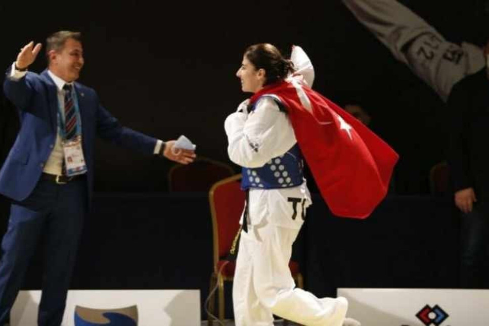 Taekwondoda Meryem Betül Çavdar dünya şampiyonu