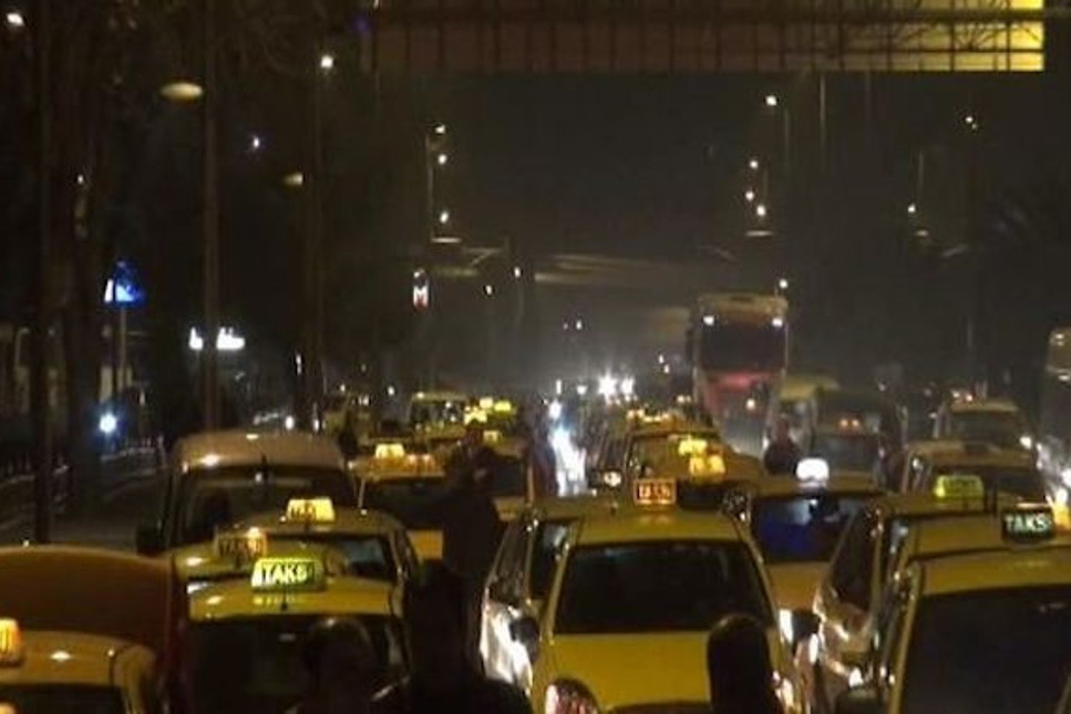 Taksicilerden İmamoğlu'na tehdit: Anında İstanbul'u kilitleriz