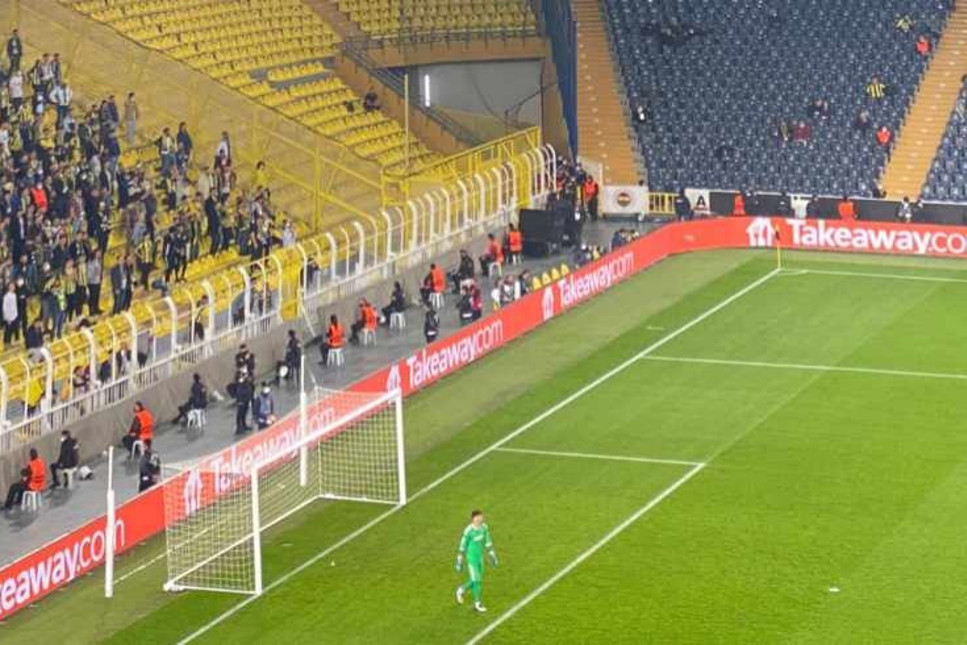 Taraftardan Fenerbahçeli futbolculara tepki