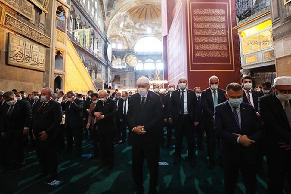 Tarihi gün! Ayasofya-i Kebir Cami-i'nde 86 yıl sonra ilk namaz