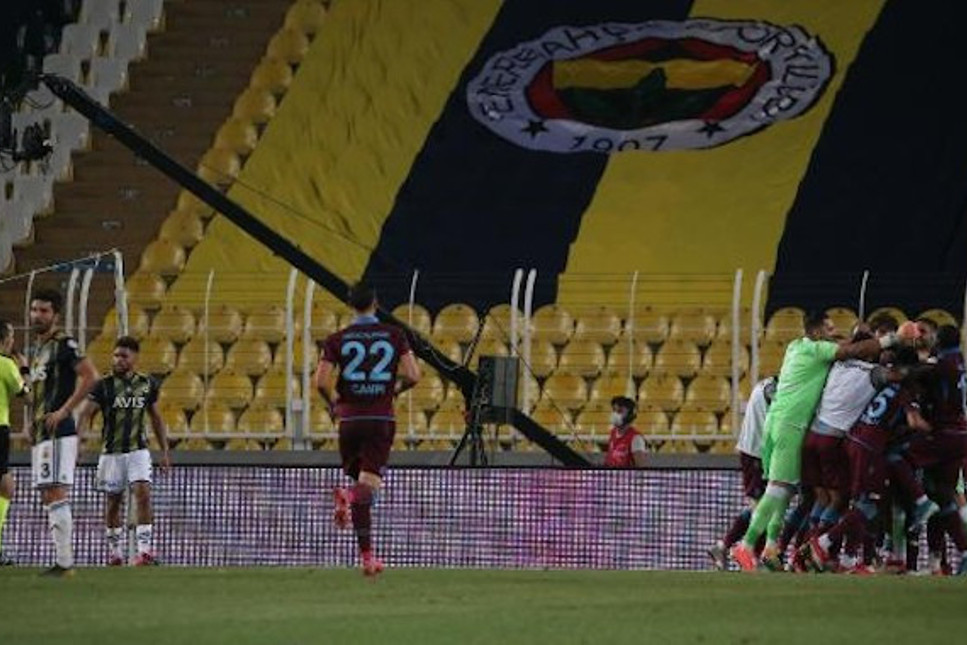 Trabzonspor, Fenerbahçe'yi Kadıköy'de 3-1 yenerek, Türkiye Kupası'nda finale yükselen ilk takım oldu