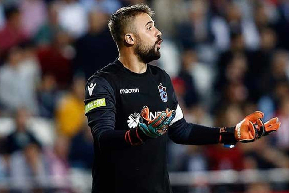 Trabzonspor, Onur Kıvrak'ın sözleşmesini karşılıklı olarak feshetti
