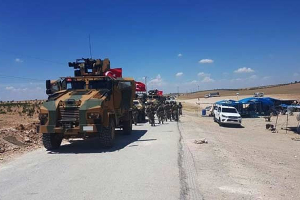 Türk askeri Menbiç'te devriye atıyor...