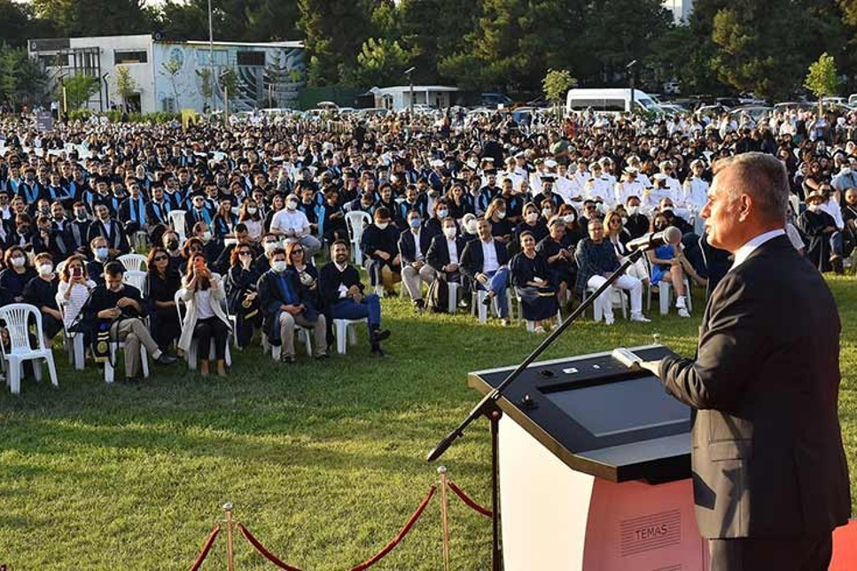 Turkcell CEO'su Erkan, mezun olduğu üniversitede konuştu: Harekete geçin