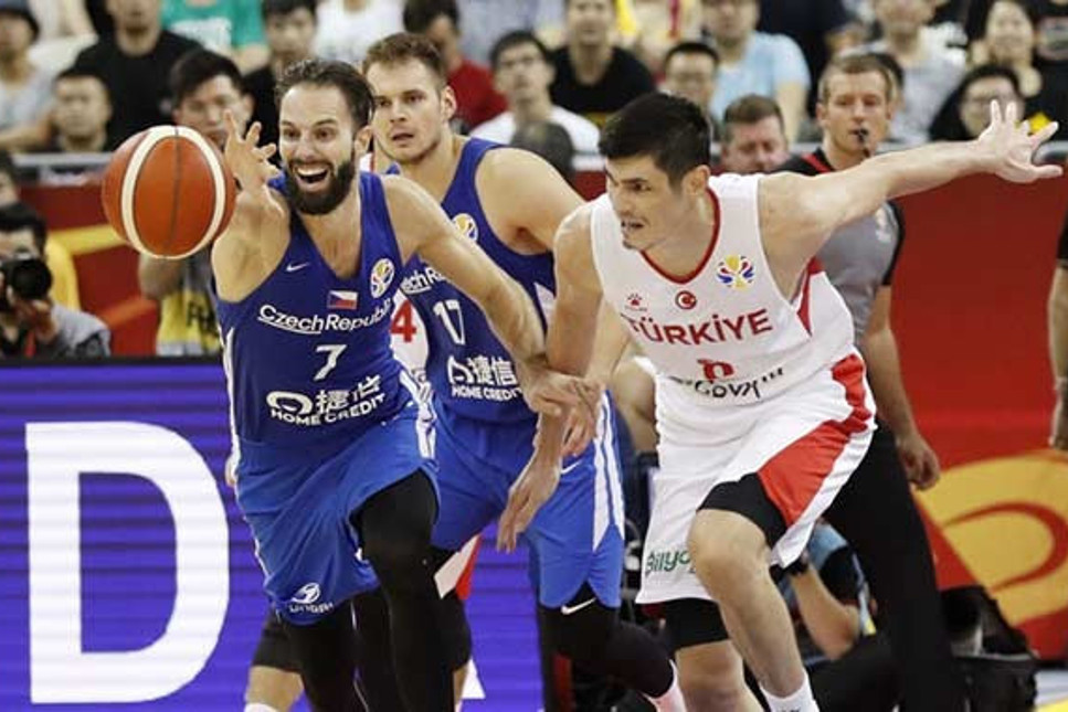 Türkiye A Milli Basketbol Takımı turnuvaya veda etti: Çekya'ya 91-76 kaybetti
