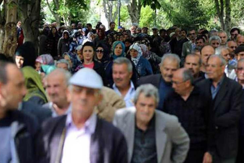 Türkiye'de emeklilerin ömrü kısa, maaşı az