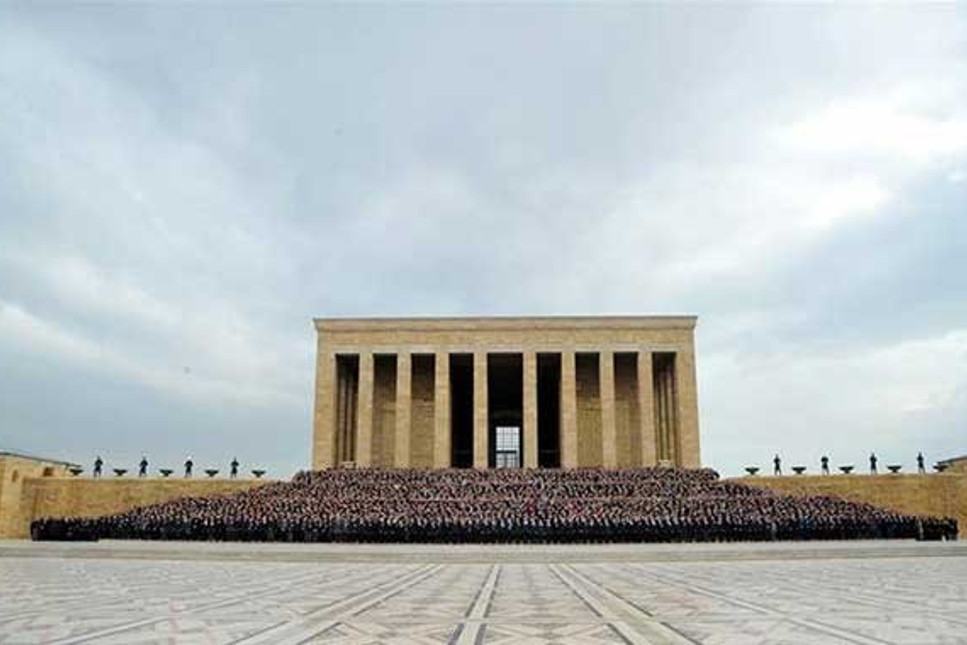 Türkiye'nin en değerli şirketi oldular, 5 bin kişiyle Anıtkabir'e çıktılar