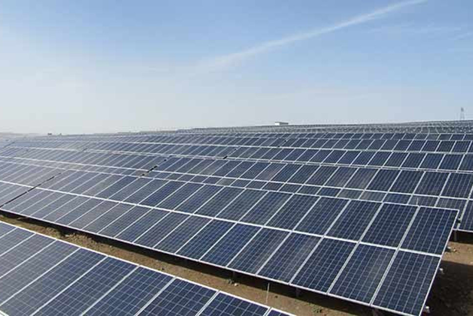 Türkiye’nin ilk lisanslı güneş enerjisi santrali enerji üretmeye başladı
