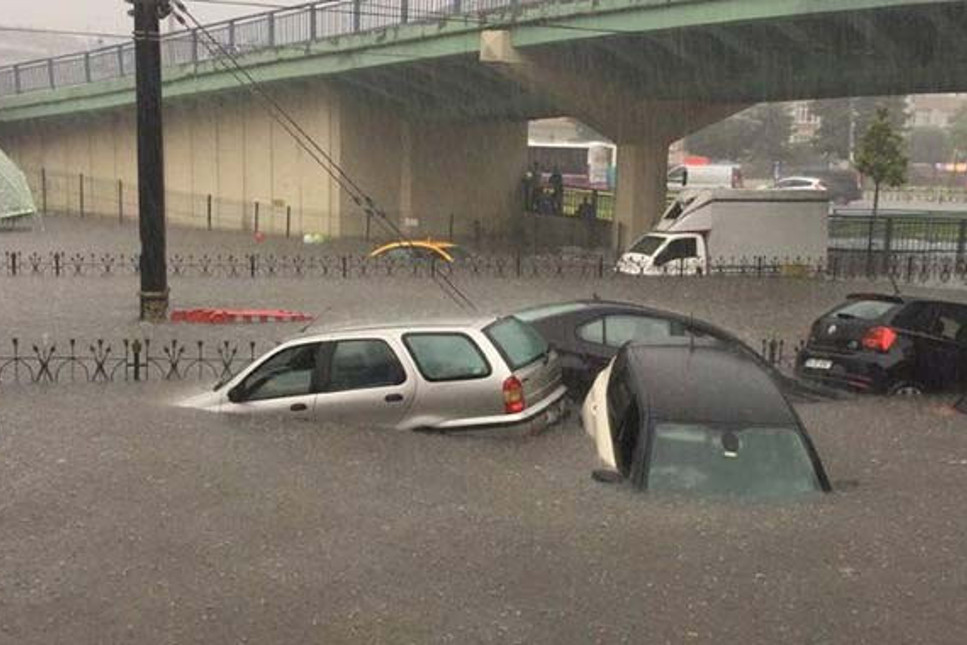 Ulaştırma Bakanı Arslan: İstanbul'daki yağış tam bir afet, zarara destek olunacak