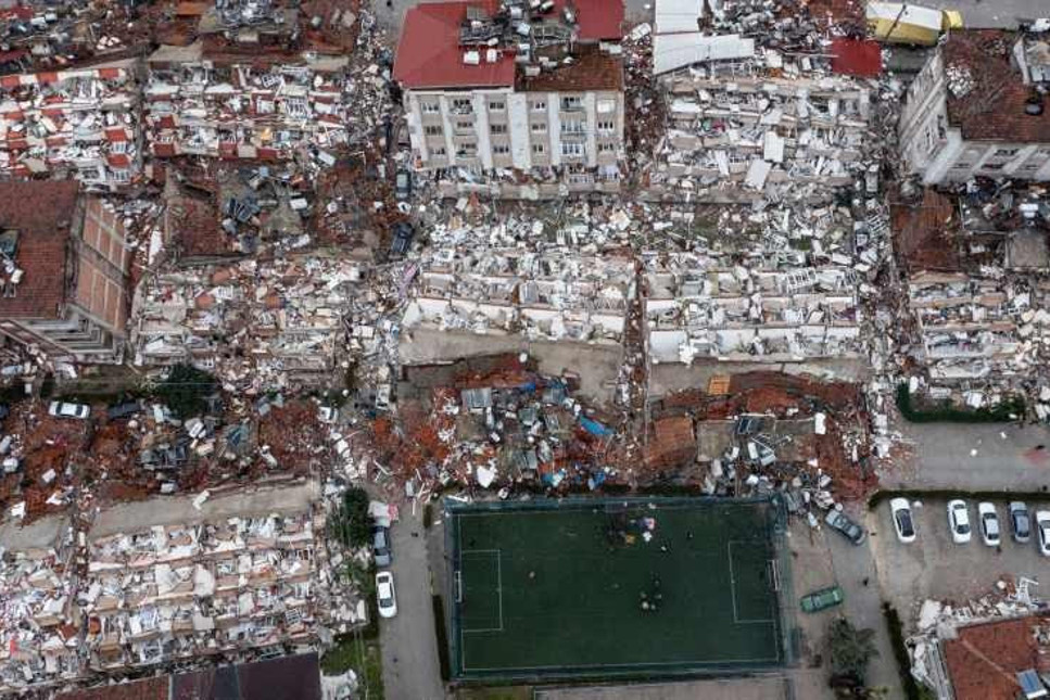 Ünlü deprem Prof'undan korkunç iddia: 200 bin kişi göçük altında