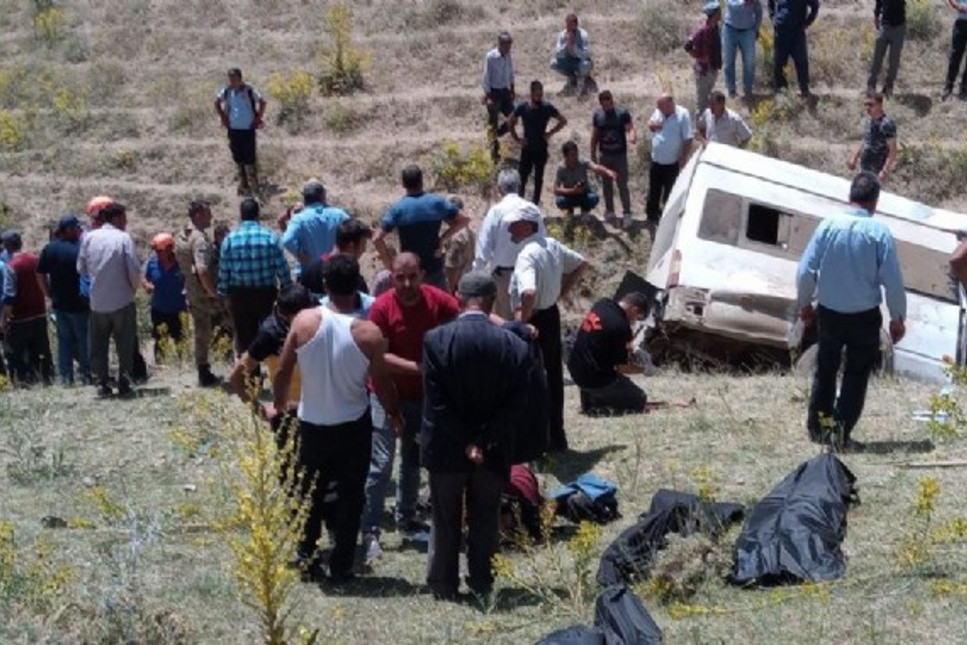 Van'da katliam gibi kaza: 15 ölü, 27 yaralı