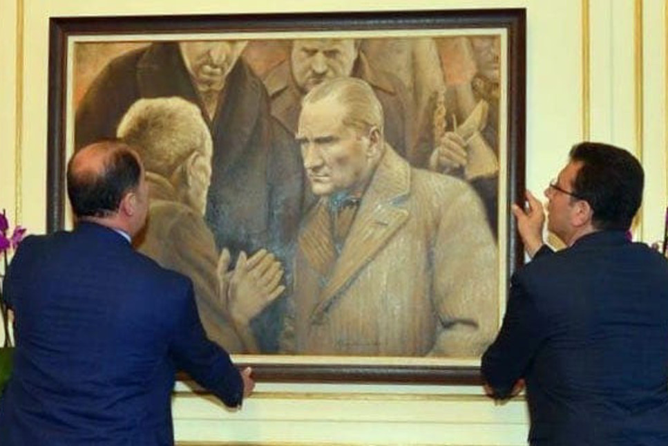 Ve Atatürk makamına geri döndü: Mavi gözün ışığında...