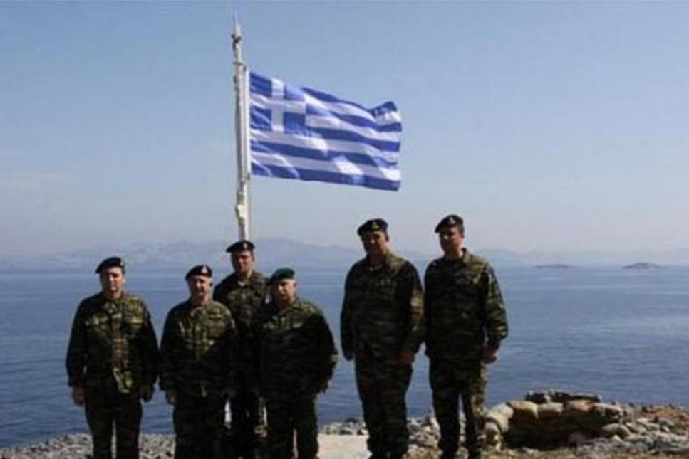 Yunan komutandan Kardak manzaralı hatıra