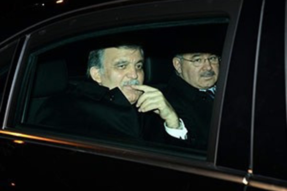 Beklenen oldu... Gül ve eski AKP'liler Arınç'ın evinde