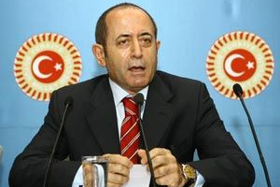 Hamzaçebi: ‘Babacan vatana ihanetle suçlanıyor, Başbakan susuyor’