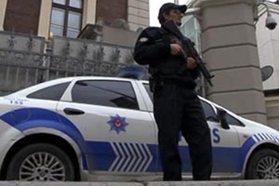 Almanya Büyükelçiği'nde korkutan terör alarmı