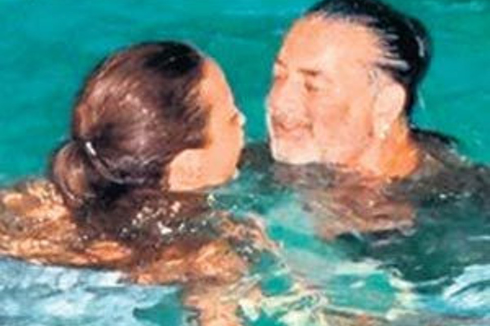 'Havuza atlamalar öpüşmeler neydi Ayşe!'