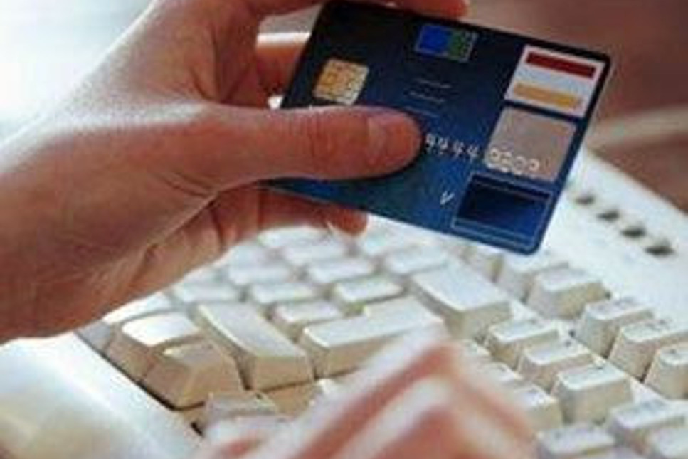 Tüketici kredileri ve kart kullanımı azaldı