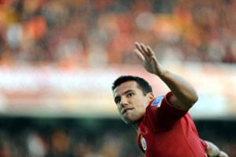 Galatasaray, Baros'un sözleşmesini 2 yıl uzattı