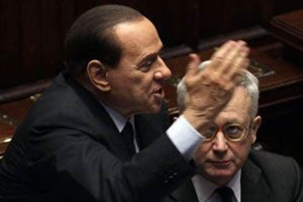 Berlusconi: Seçimlerde perde arkasında görev alacağım 