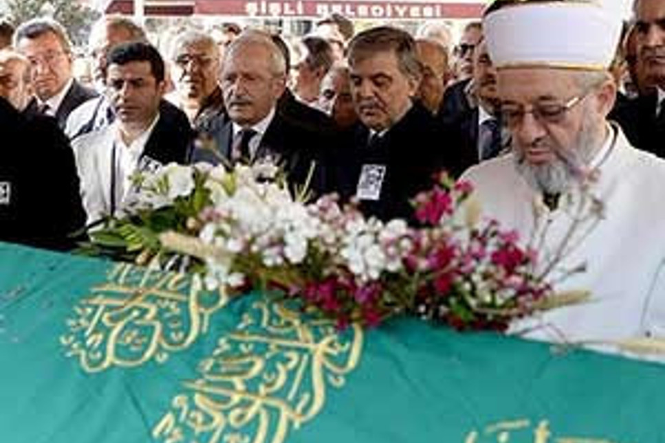 Yaşar Kemal'in cenazesine hangi patronlar katıldı?