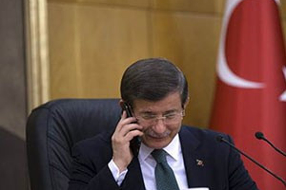 FT: Davutoğlu'nun görevi vize anlaşması yüzünden tehlikede