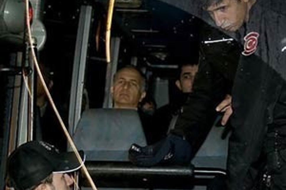 Fuat Avniden şok iddia: Ekrem Dumanlı tutuklanacak