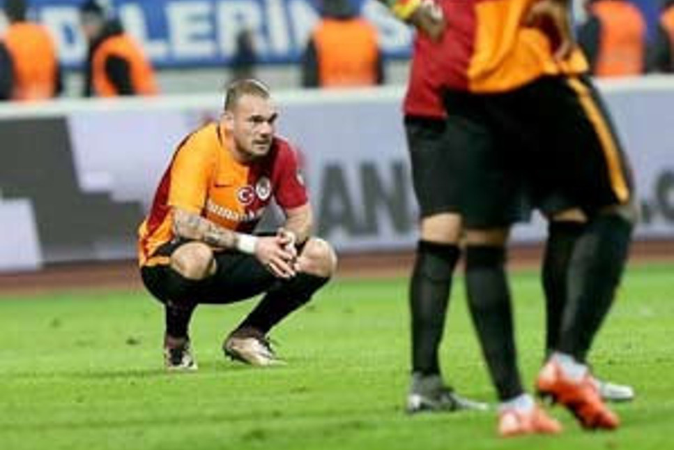 Galatasaray'dan Sneijder'e 2.2 milyon Avro ceza!