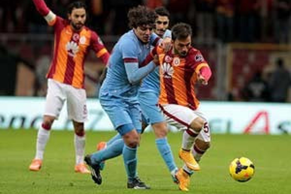 Trabzonspor, Arena'da Galatasaray'ı 3'ledi