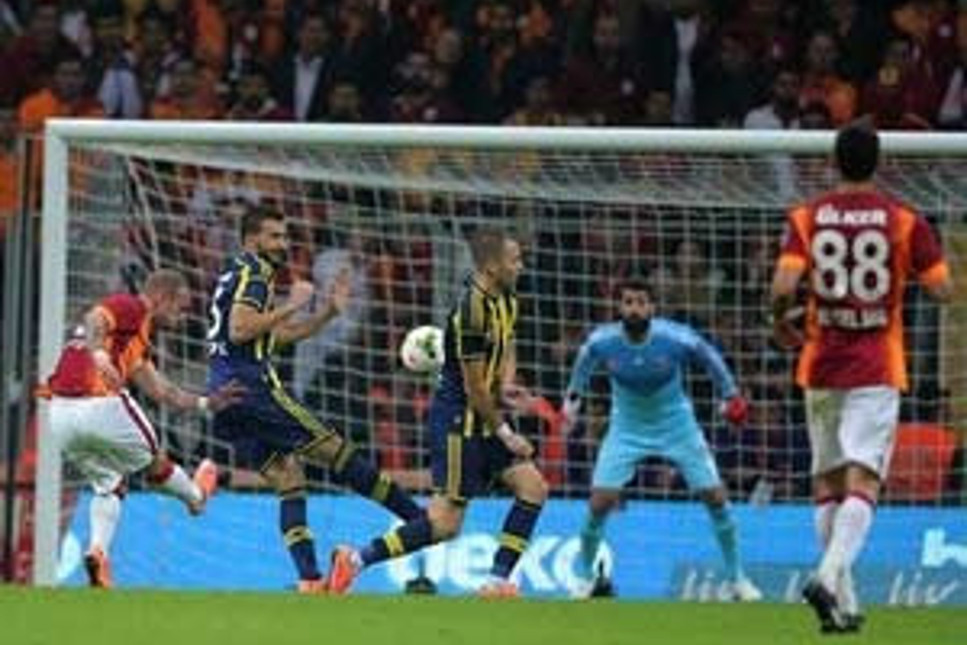 Derbinin galibi Galatasaray: 2-1
